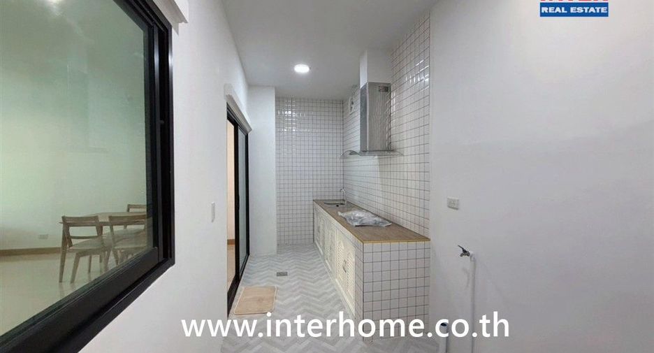 Reihenhaus zum Kauf mit 3 Zimmer in Khlong Sam Wa, Bangkok