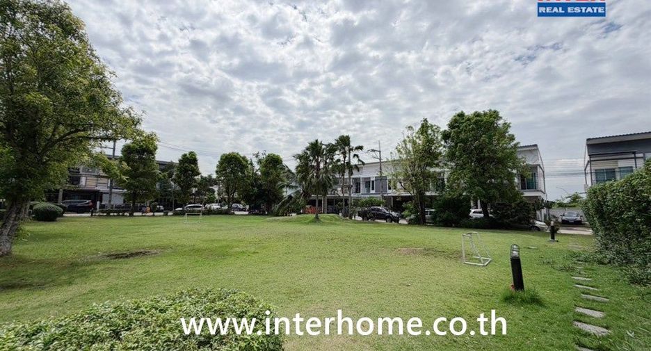 Reihenhaus zum Kauf mit 3 Zimmer in Khlong Sam Wa, Bangkok