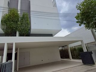For rent 3 ベッドルーム townhouse in Don Mueang, Bangkok