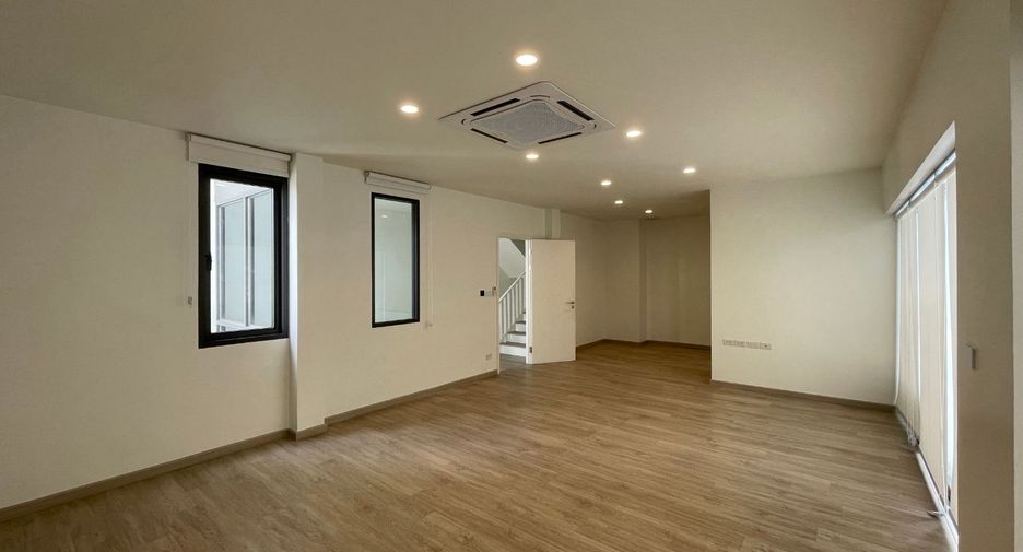 For rent 3 ベッドルーム townhouse in Don Mueang, Bangkok