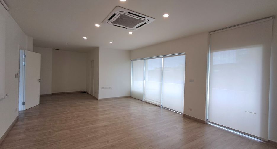 For rent 3 ベッドルーム townhouse in Don Mueang, Bangkok
