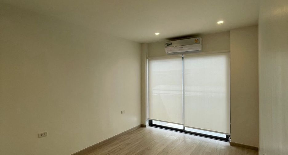 For rent 3 ベッドルーム townhouse in Don Mueang, Bangkok