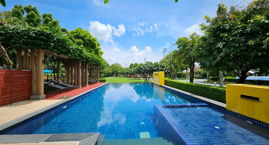 Haus zum Kauf mit 3 Zimmer in Khlong Sam Wa, Bangkok