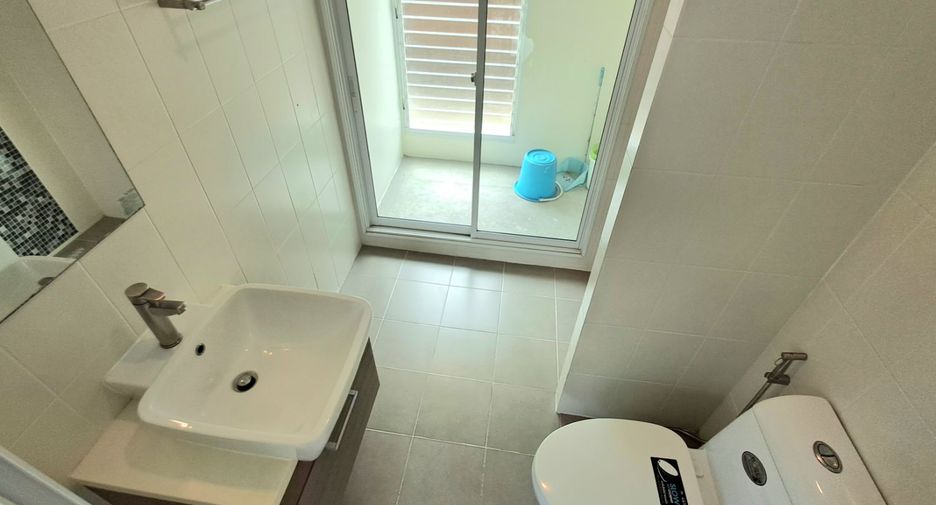Haus zum Kauf mit 3 Zimmer in Khlong Sam Wa, Bangkok