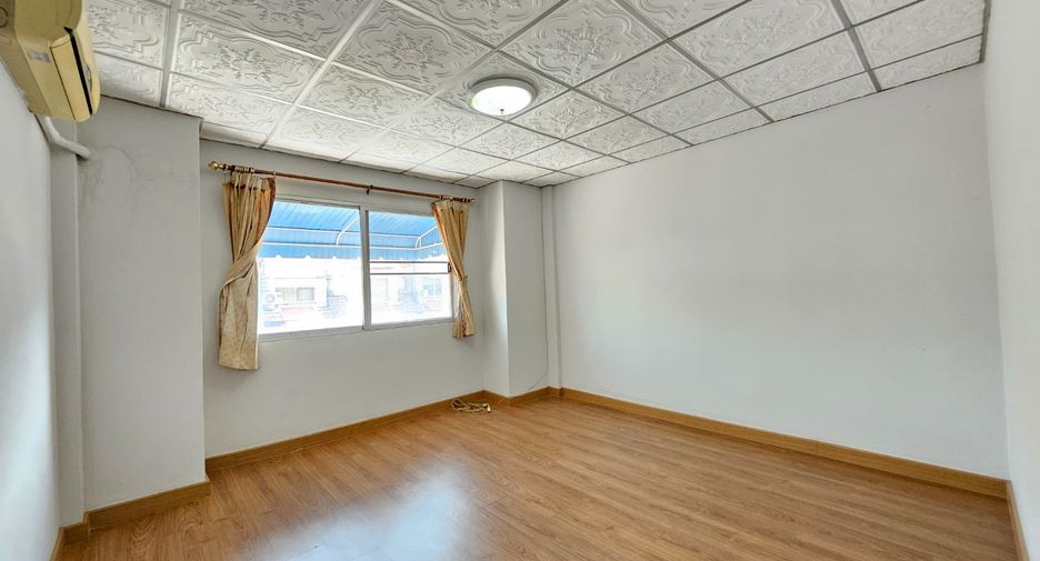 Продажа 4 спальни таунхаус в Банг Кхае, Бангкок