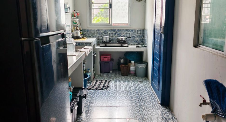 For sale 3 bedrooms townhouse in Mueang Pathum Thani, Pathum Thani