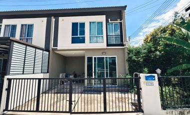 For sale 3 bedrooms townhouse in Mueang Pathum Thani, Pathum Thani