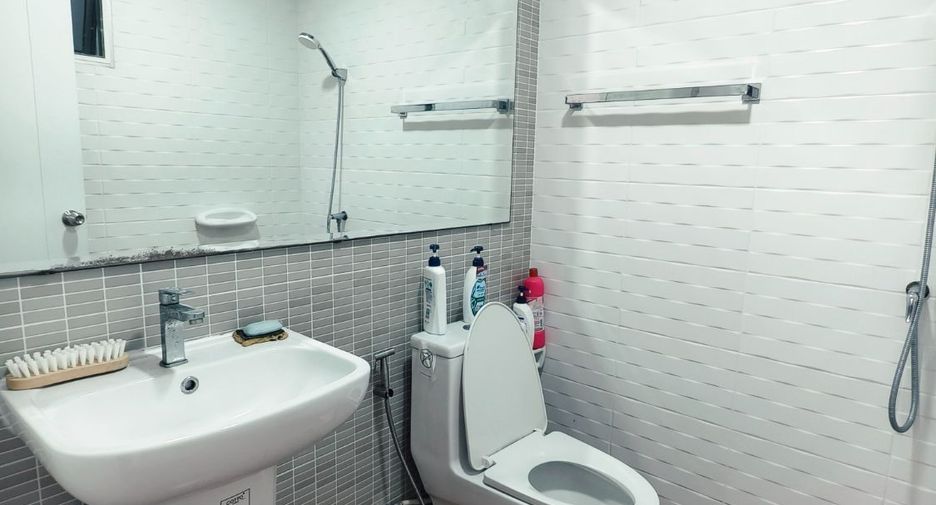 For sale 3 bedrooms townhouse in Mueang Pathum Thani, Pathum Thani