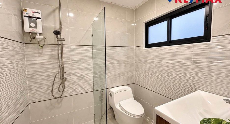Haus zum Kauf mit 3 Zimmer in Bang Lamung, Chonburi