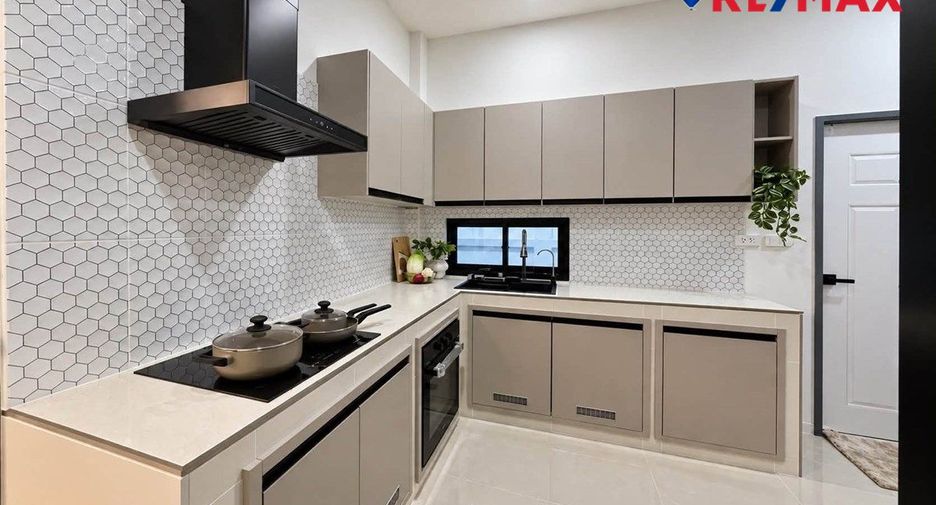Haus zum Kauf mit 3 Zimmer in Bang Lamung, Chonburi