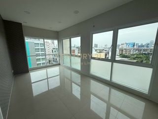 For sale 2 ベッドルーム retail Space in Din Daeng, Bangkok