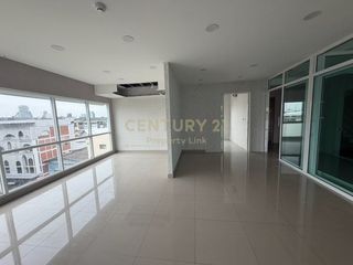 For sale 2 ベッドルーム retail Space in Din Daeng, Bangkok