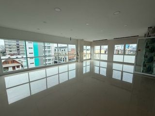 For sale 2 ベッドルーム retail Space in Din Daeng, Bangkok