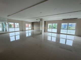 For sale 2 ベッドルーム retail Space in Din Daeng, Bangkok