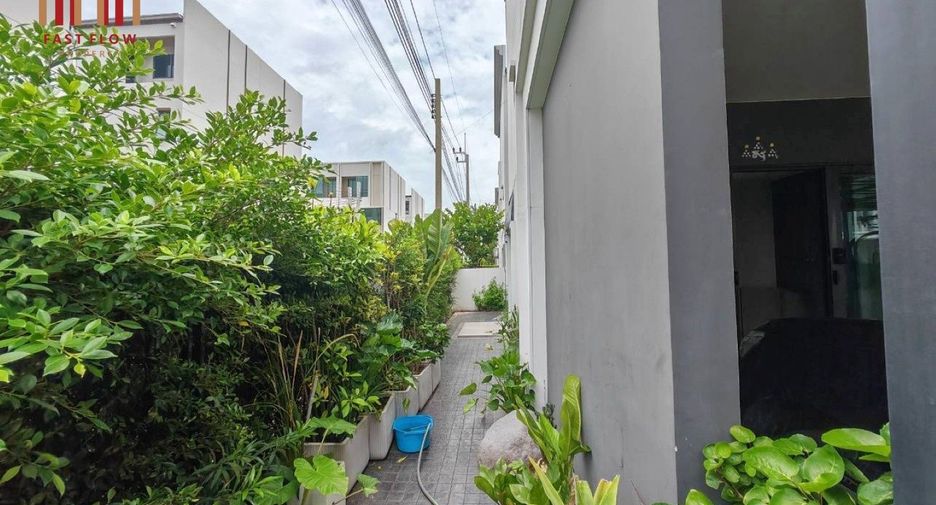 À vendre 3 chambres maison de ville à Lak Si, Bangkok