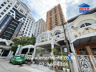 À vendre 5 chambres maison de ville à Pathum Wan, Bangkok