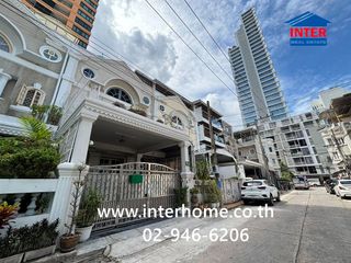À vendre 5 chambres maison de ville à Pathum Wan, Bangkok