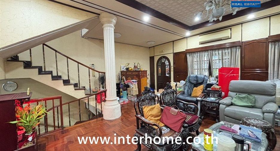 À vendre 5 chambres maison de ville à Pathum Wan, Bangkok