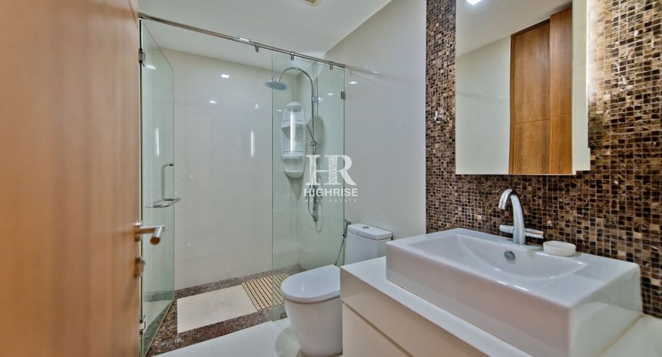 For rent 2 bedrooms condo in Bang Lamung, Chonburi