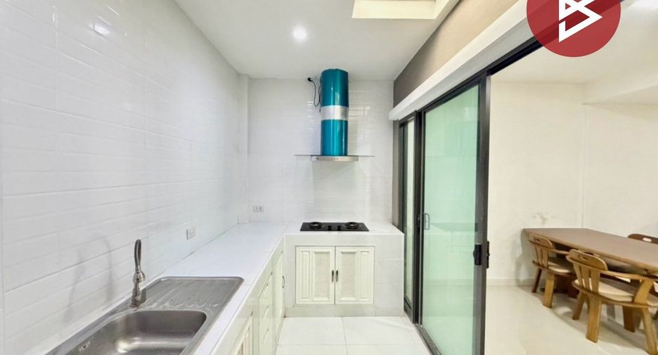 For sale 3 bedrooms townhouse in Sai Mai, Bangkok