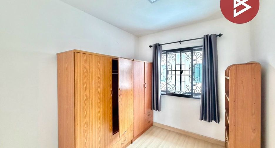 For sale 3 bedrooms townhouse in Sai Mai, Bangkok