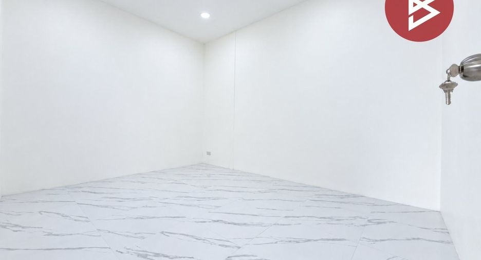 Reihenhaus zum Kauf mit 2 Zimmer in Pak Tho, Ratchaburi