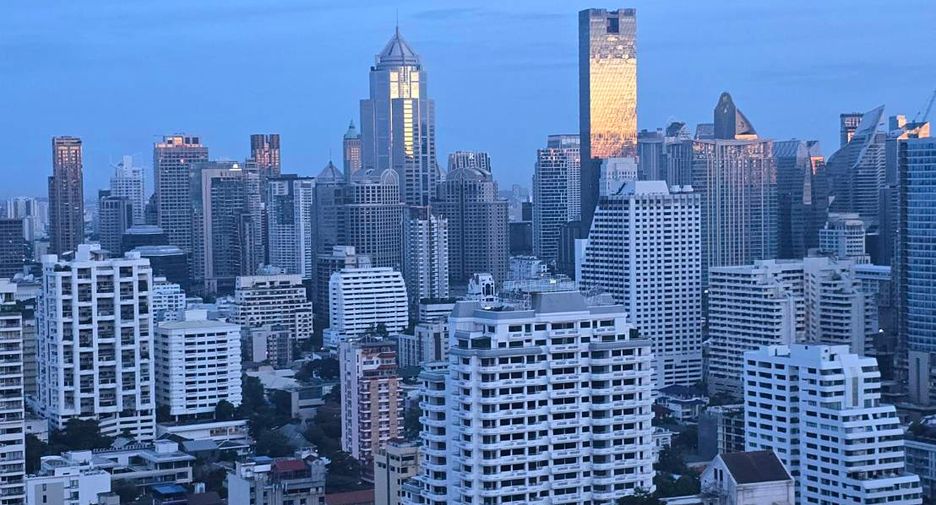 Wohnung zum Kauf mit 3 Zimmer in Khlong Toei, Bangkok