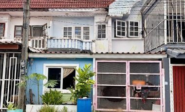 Casa adosada en venta de 3 habitaciones en Thanyaburi, Pathum Thani