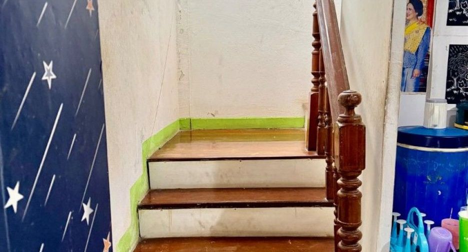 Casa adosada en venta de 3 habitaciones en Thanyaburi, Pathum Thani