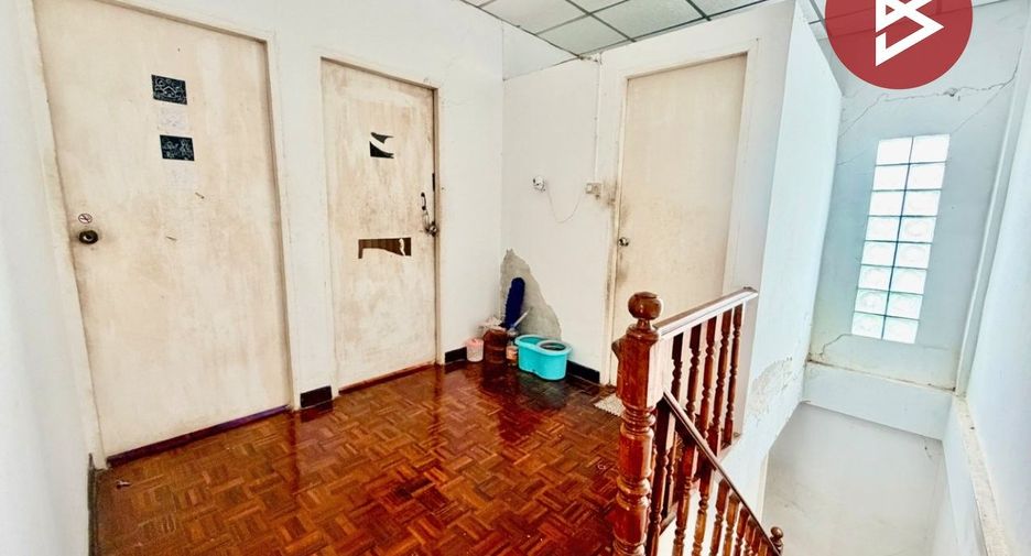 Casa adosada en venta de 3 habitaciones en Thanyaburi, Pathum Thani