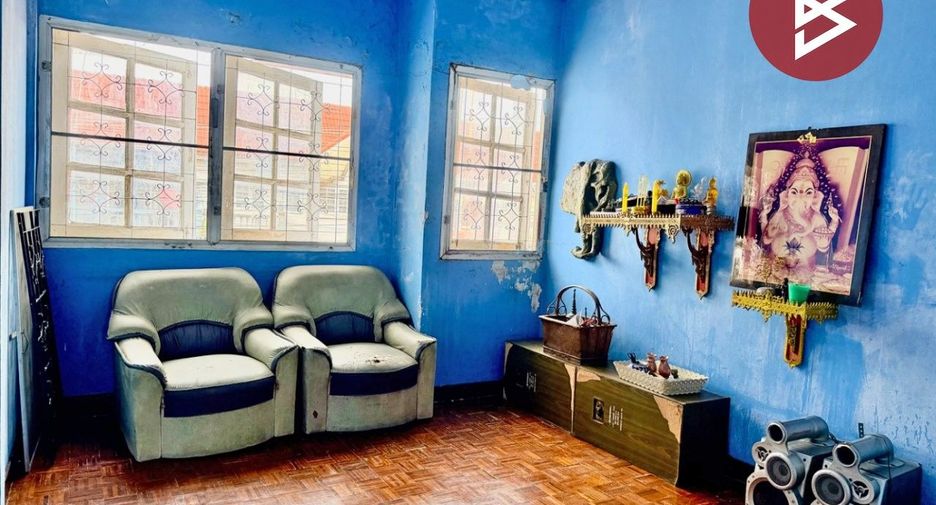 Casa adosada en venta de 3 habitaciones en Thanyaburi, Pathum Thani