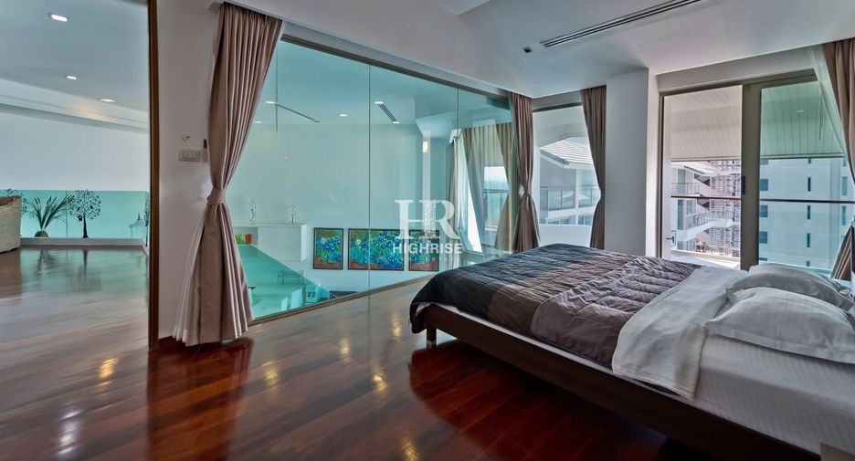 For rent 3 bedrooms condo in Bang Lamung, Chonburi