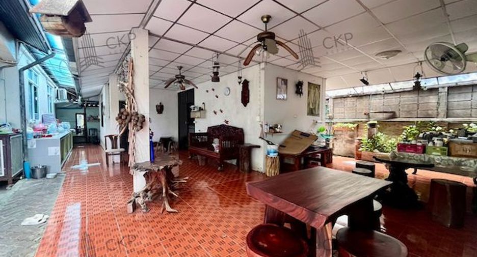 For sale 4 bedrooms house in Thawi Watthana, Bangkok