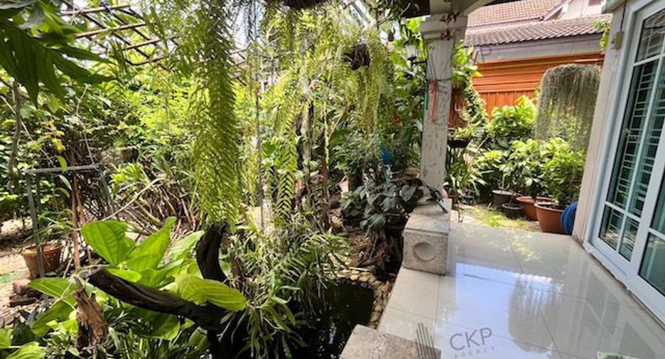 For sale 4 bedrooms house in Thawi Watthana, Bangkok