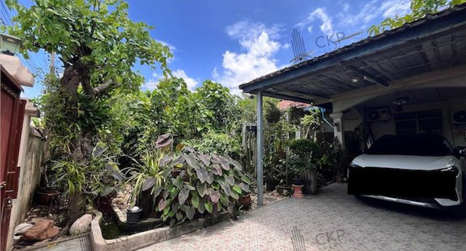 For sale 4 bedrooms house in Thawi Watthana, Bangkok