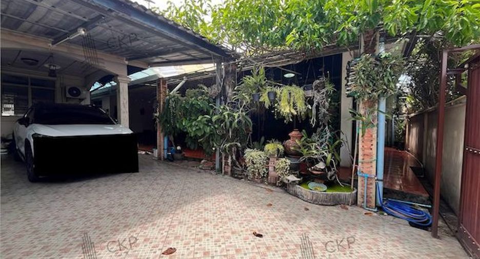 For sale 4 bedrooms house in Thawi Watthana, Bangkok