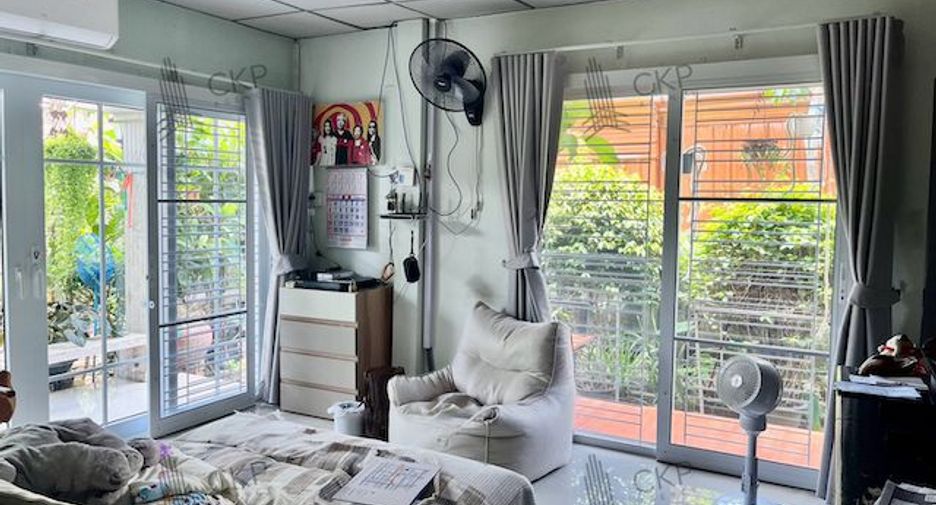 For sale 4 bedrooms house in Thawi Watthana, Bangkok