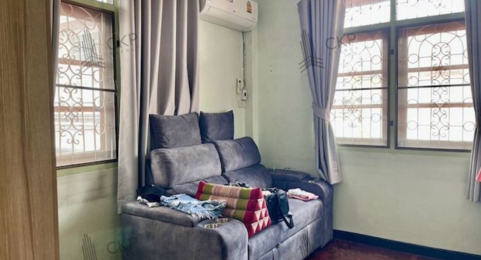 For sale 4 bedrooms house in Thawi Watthana, Bangkok