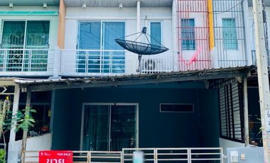 For sale 3 ベッドルーム townhouse in Bang Bon, Bangkok