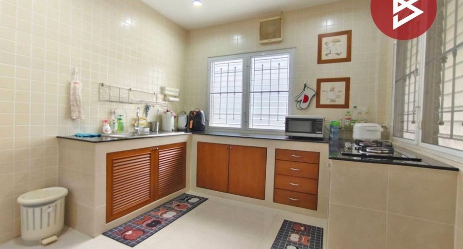 Haus zum Kauf mit 4 Zimmer in Bang Bua Thong, Nonthaburi