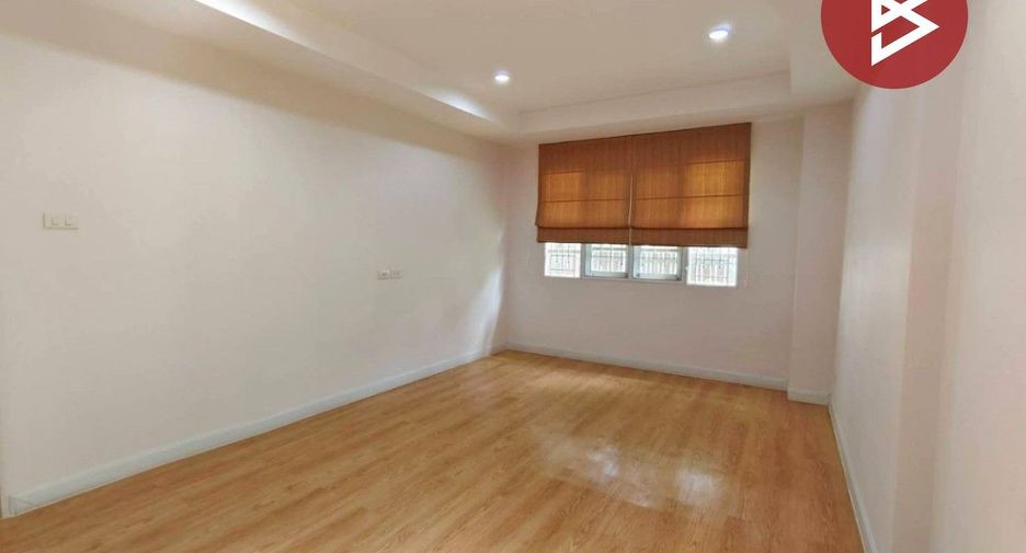 Haus zum Kauf mit 4 Zimmer in Bang Bua Thong, Nonthaburi