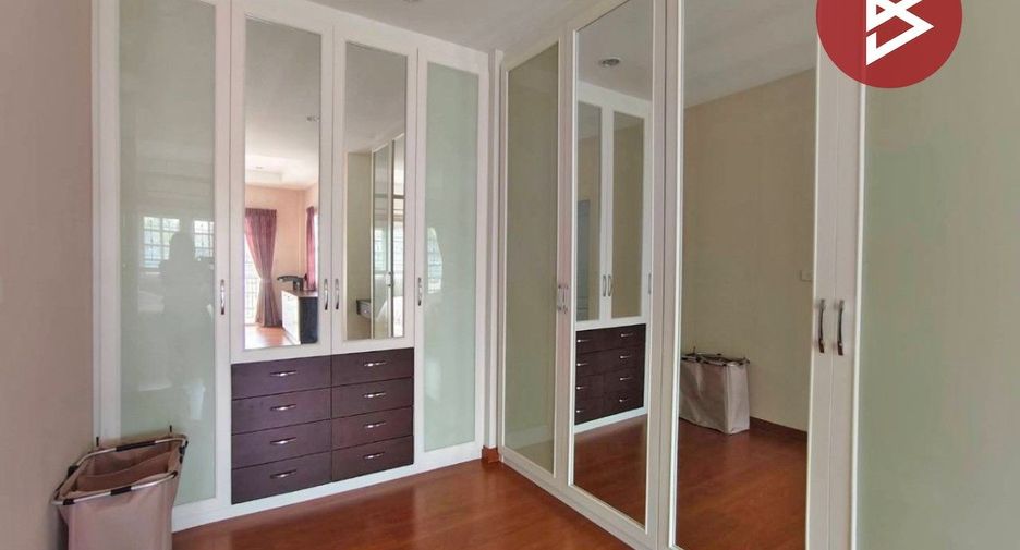 Haus zum Kauf mit 4 Zimmer in Bang Bua Thong, Nonthaburi