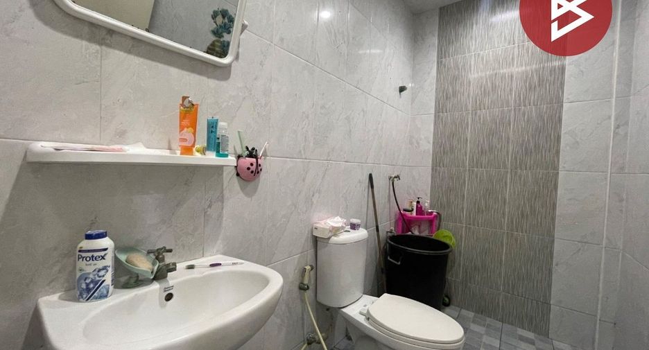 For rent and for sale 2 bedrooms townhouse in Ban Phaeo, Samut Sakhon