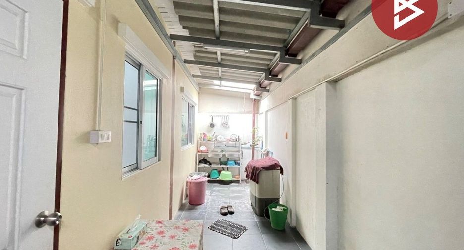 For rent and for sale 2 bedrooms townhouse in Ban Phaeo, Samut Sakhon