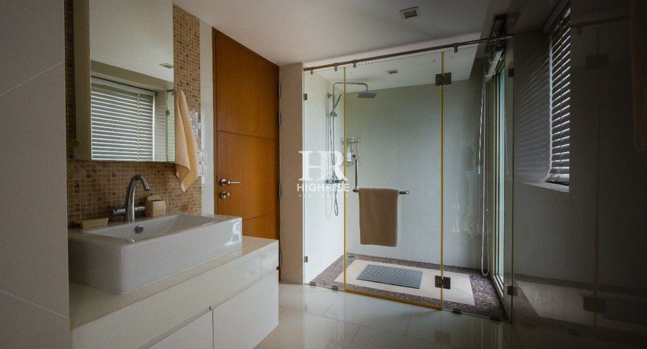 For rent 3 bedrooms condo in Bang Lamung, Chonburi