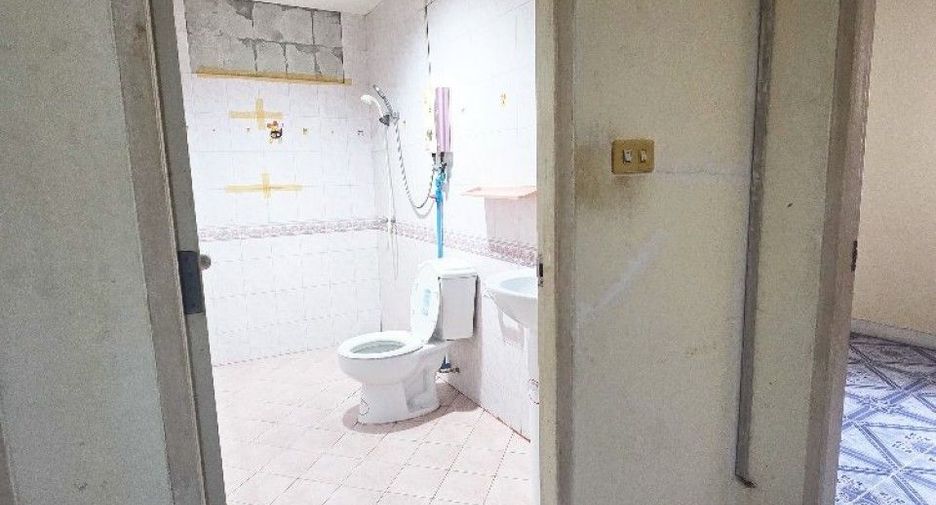 Продажа 3 спальни таунхаус в Bang Nam Priao, Чаченгсау