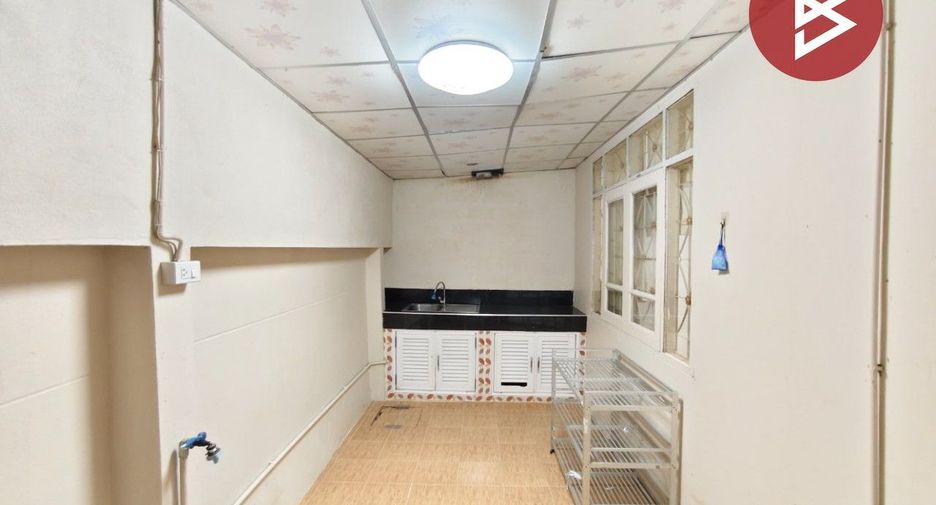 For sale 3 bedrooms townhouse in Photharam, Ratchaburi