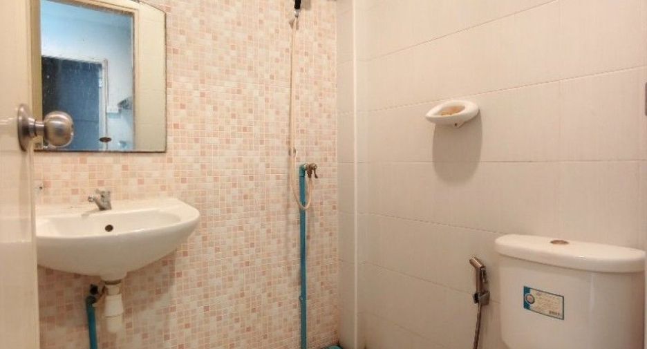 For sale 3 bedrooms townhouse in Photharam, Ratchaburi