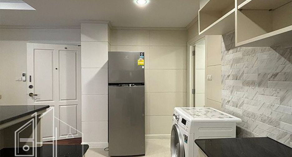 For rent 2 bedrooms apartment in Khlong Toei, Bangkok