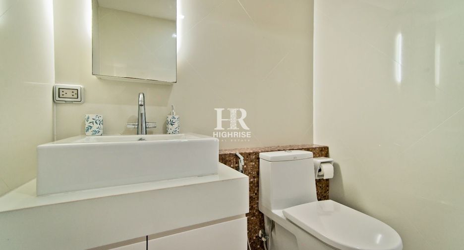 For rent 2 bedrooms condo in Bang Lamung, Chonburi